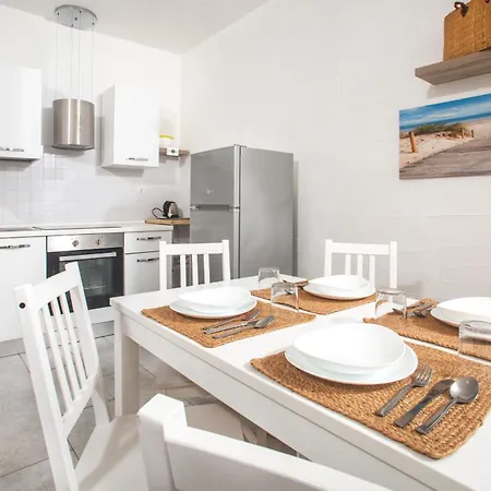 Moderno E Ampio Trilocale Casa vacanze Porto Pozzo
